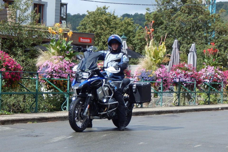 Motorrijbewijspoint Best examengarantie AVB en AVD